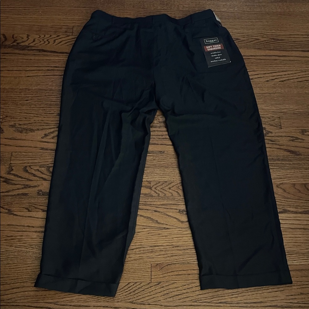 Haggar NWT Men's Soft Touch Gabardine Double Pleat Cuffed Black Pants Size 42x30